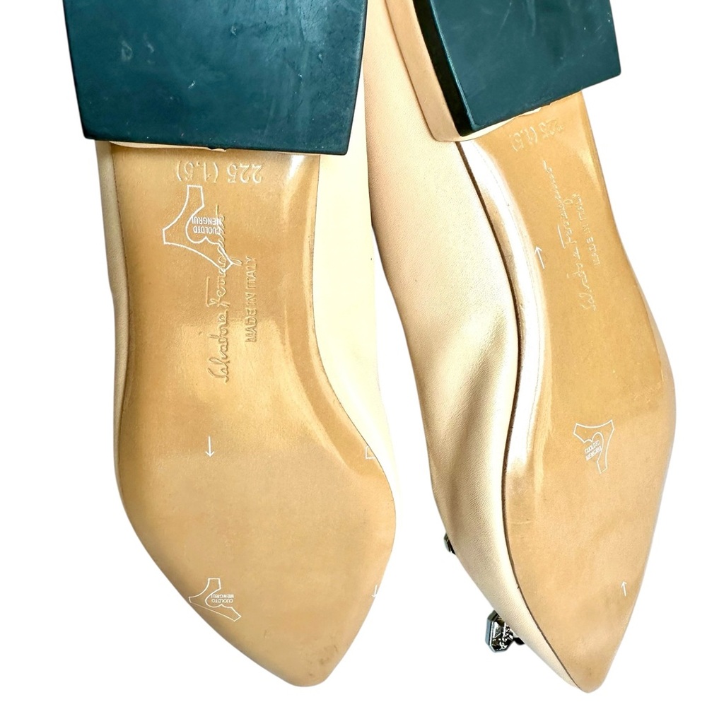 Salvatore Ferragamo Women’s Leather Flats - Picture 6 of 11
